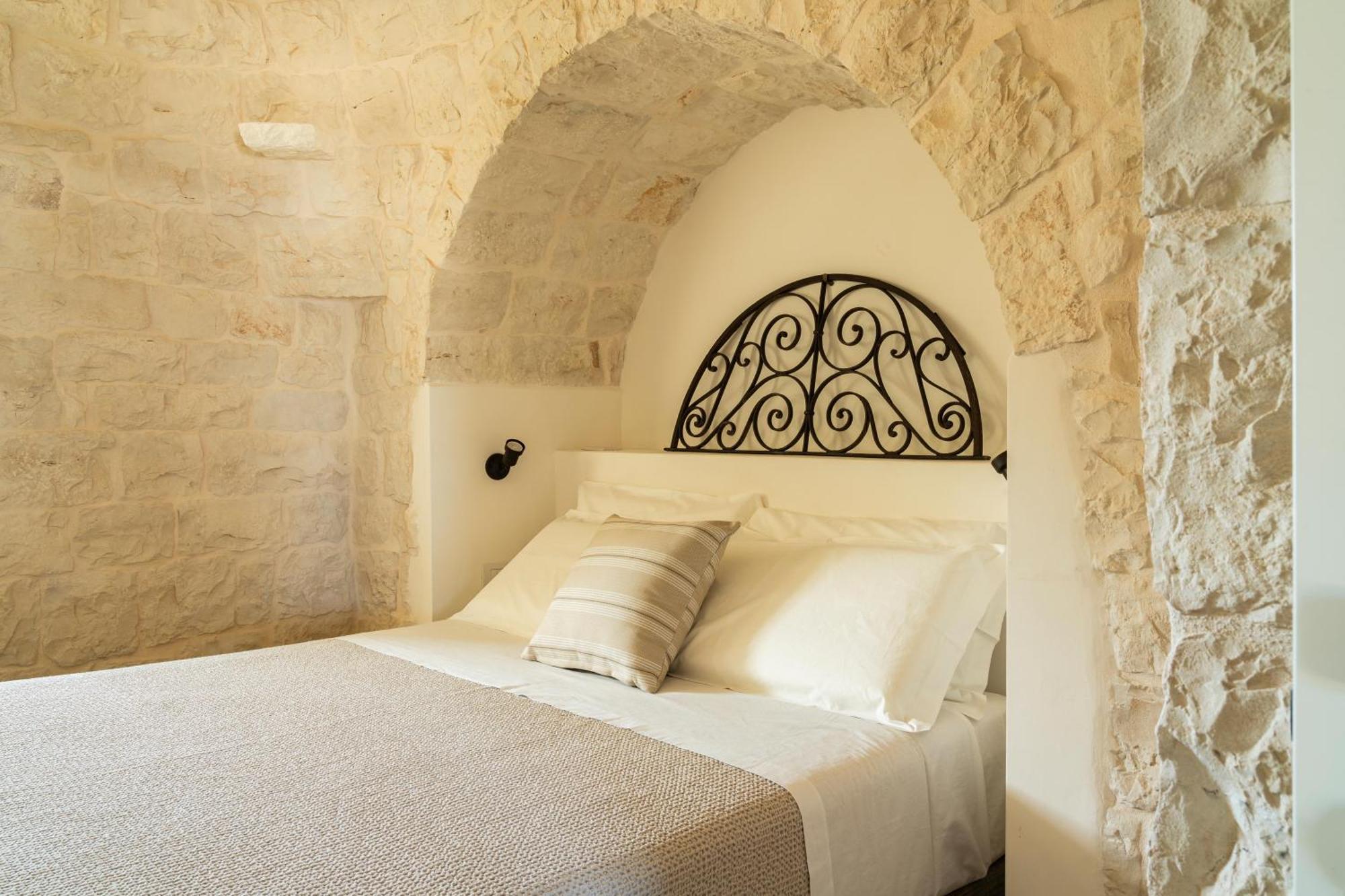 Trullo Jale - Boutique Apartments Ostuni Exteriör bild